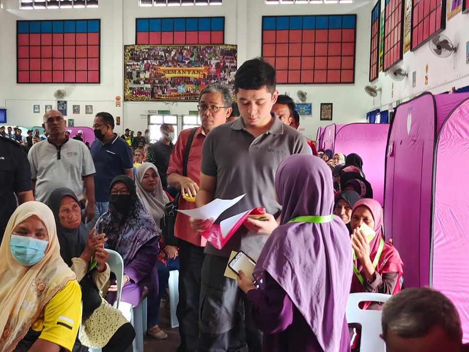 Mangsa Banjir Di Pahang Perak Terengganu Dan Johor Meningkat